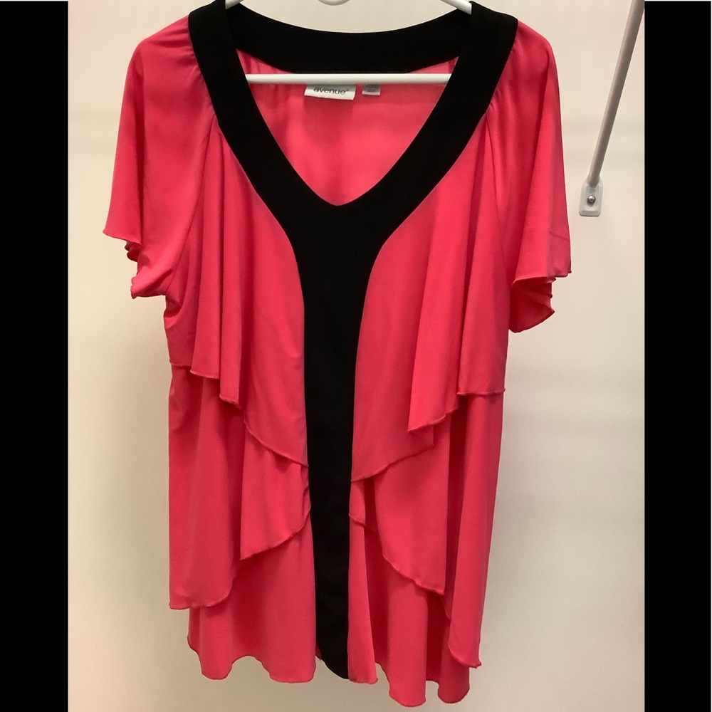 Avenue Size 22/24 Pink Top